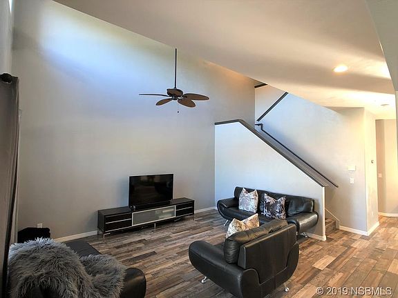 2nd image of 3631 Casalta Cir