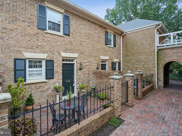 974 N Royal St, Alexandria, VA 22314