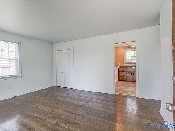 4th image of 9715 Stockbridge Dr