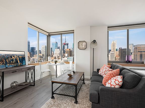 2nd image of 35 W 33rd St APT 23A