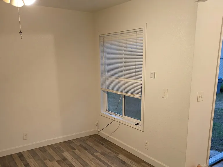 2919 Ross Ave #B — Photo 4