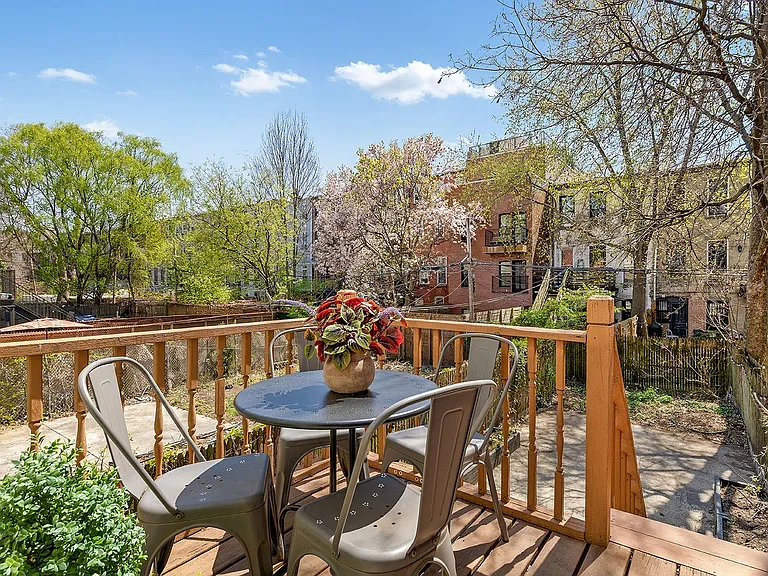418 Halsey St #2 — Photo 7