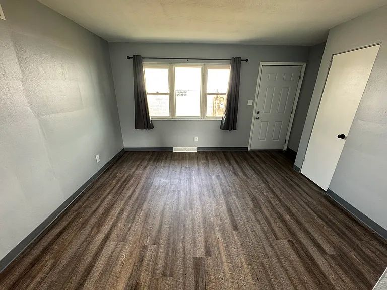 1164 Smithfarm Ave — Photo 4