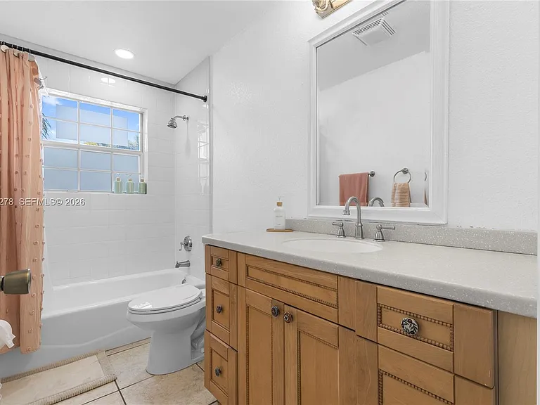 809 SE 14th Dr — Photo 29