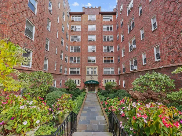 250 Bronxville Road #2G, Bronxville, NY 10708