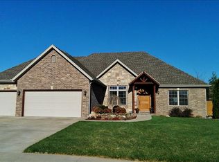 1104 N 19th Ave, Ozark, MO 65721