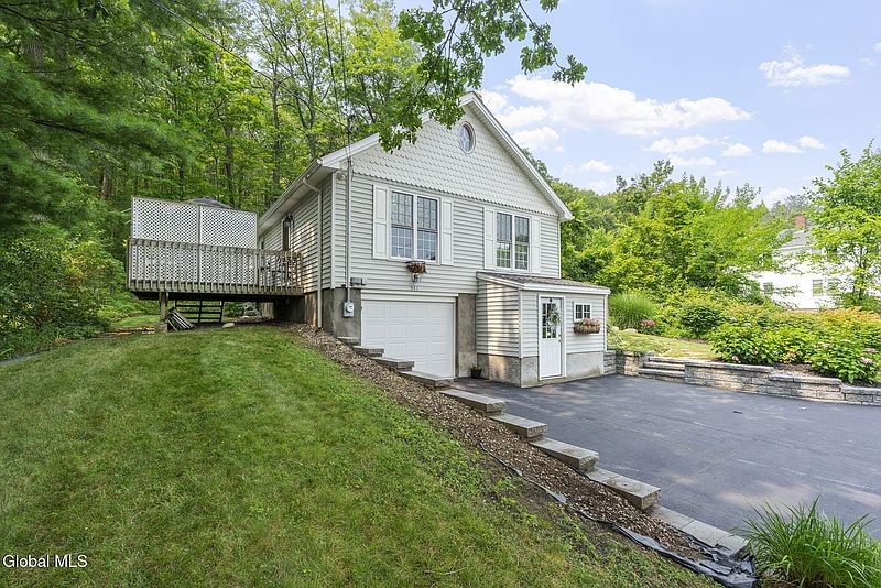 2nd image of 941 Altamont-Voorheesville Road