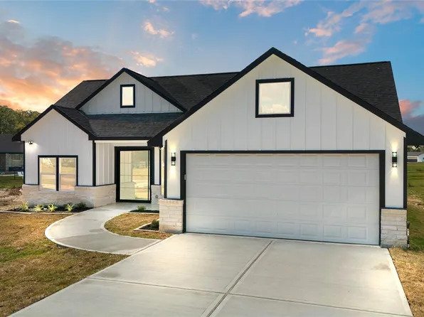 42 Meadow Lake Dr, Trinity, TX 75862