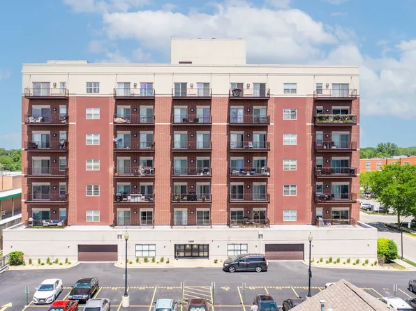1650 Riverwoods Dr Unit 309, Melrose Park, IL 60160