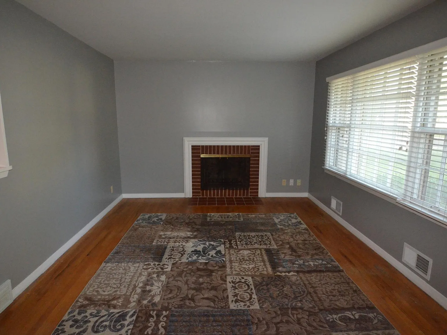 3 bed, 1021 sqft, $1,850 — Photo 3