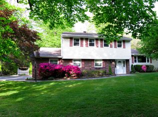61 Arcadia Rd, Allendale, NJ 07401