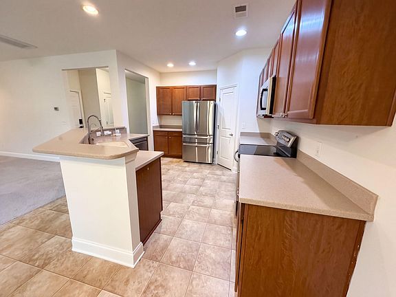 2nd image of 301 Freeland Way