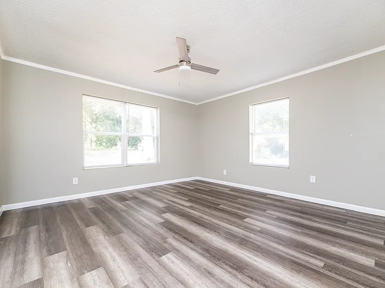 506 Plain St — Photo 10