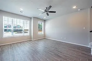 8040 Scanlan Trl — Photo 3