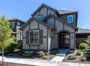 3454 SW 28th St, Redmond, OR 97756