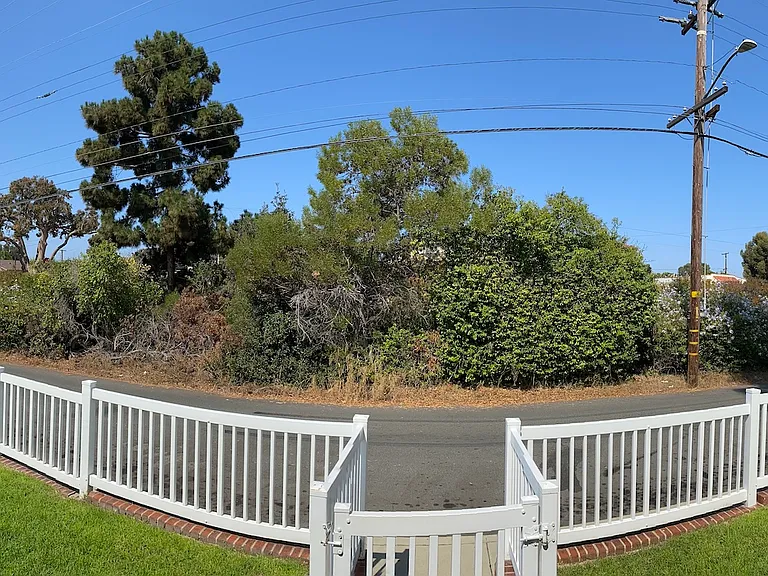 1318 Madrid Ave — Photo 11
