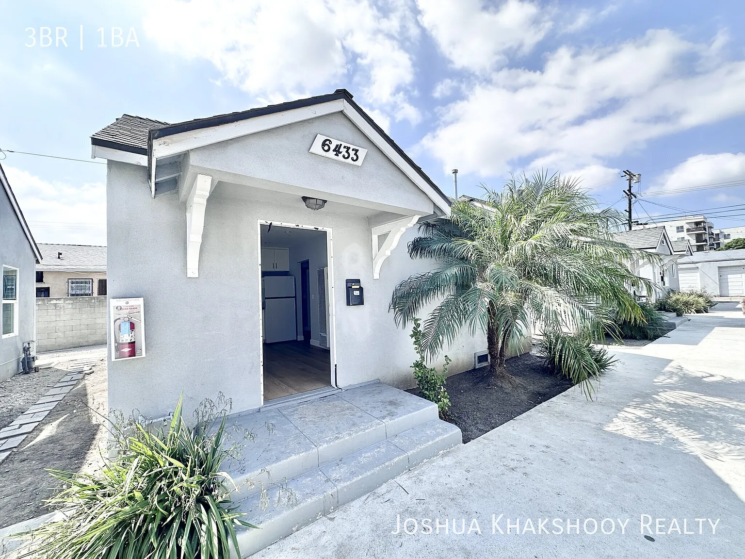 6433 S Victoria Ave Los Angeles, CA 90043 — Photo 1