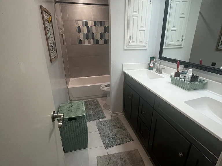 1925 Knob Hill Dr — Photo 13