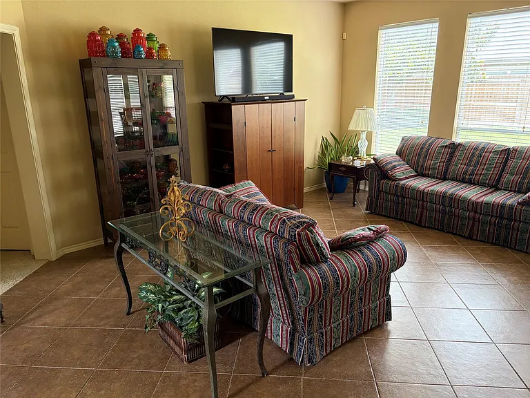 2515 Silverton Bnd — Photo 24