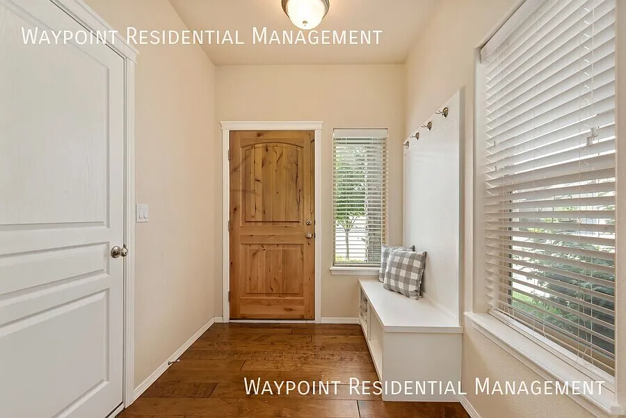 Live Large And Care Free: Central Boise Urban Living With Community Park & Pool — Photo 4