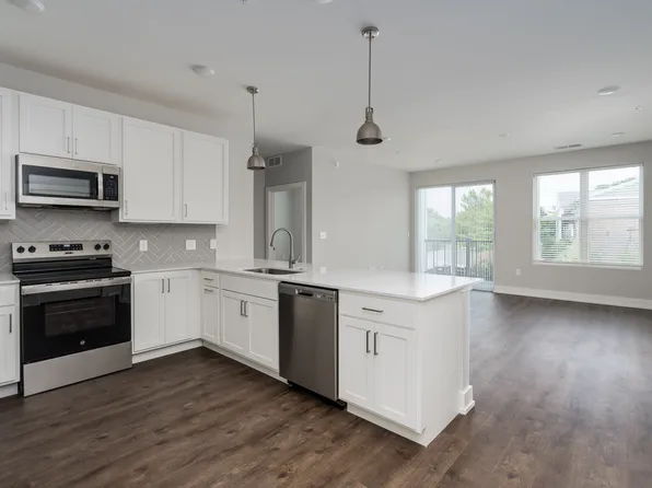 Knob Hill Apartments