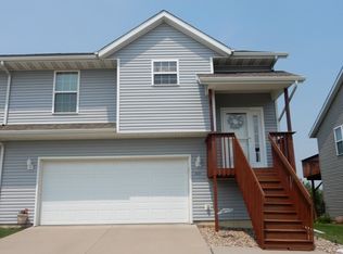 1547 Deerfield Dr, North Liberty, IA 52317