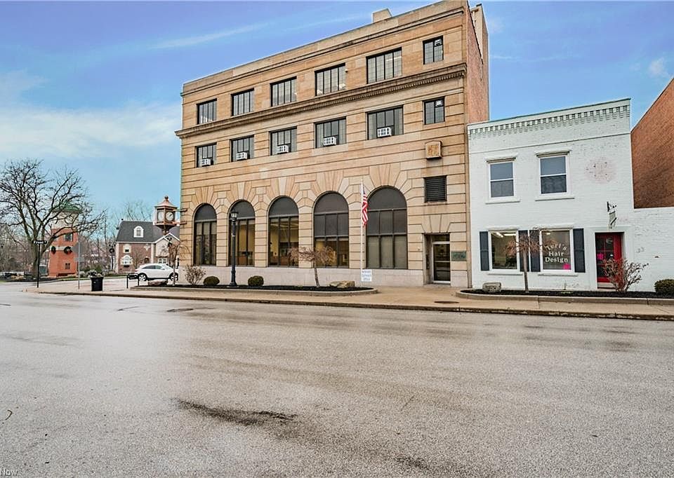 1st image of 33 E Bridge St #Up