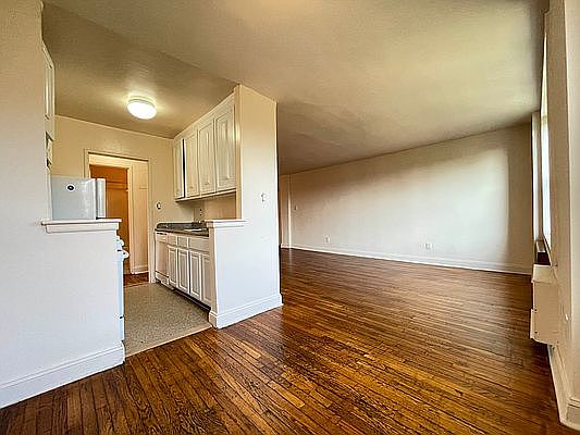 1st image of 14241 41st Ave #6II