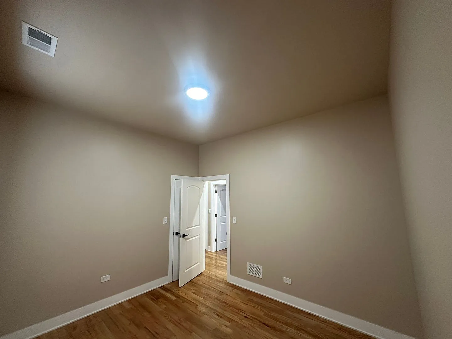 4 bed, $1,750 — Photo 4