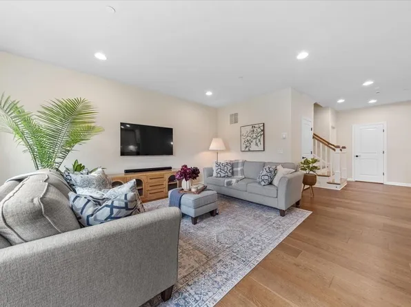 11 Winslow Ln #2, North Grafton, MA 01536