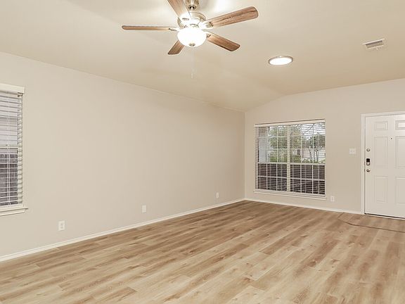 4th image of 333 Ibis Falls Dr