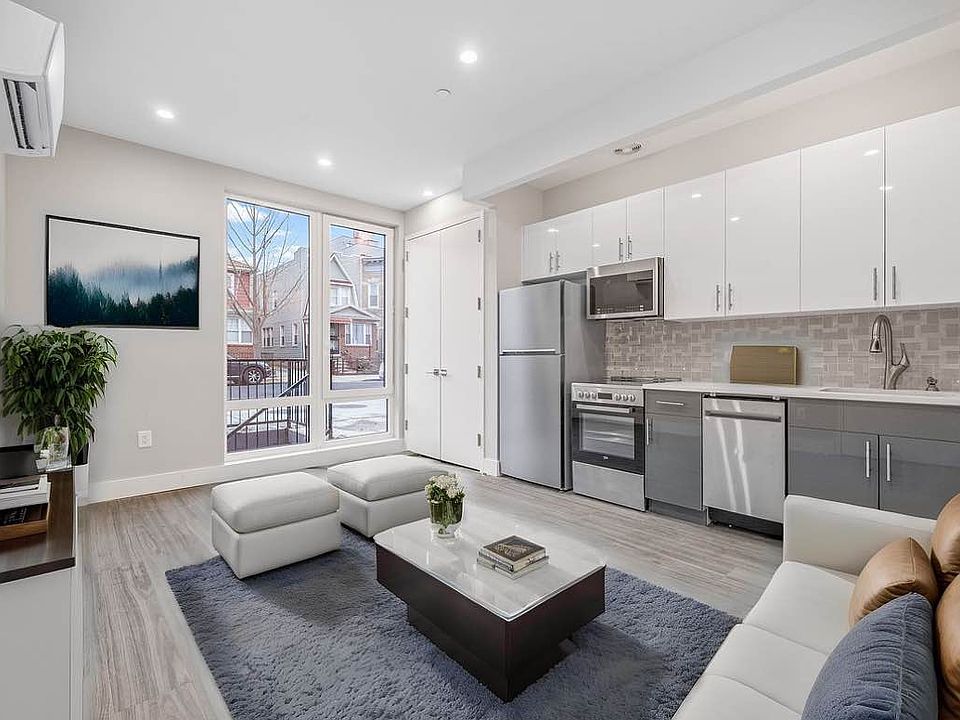 1st image of 322 E 32nd St #1C