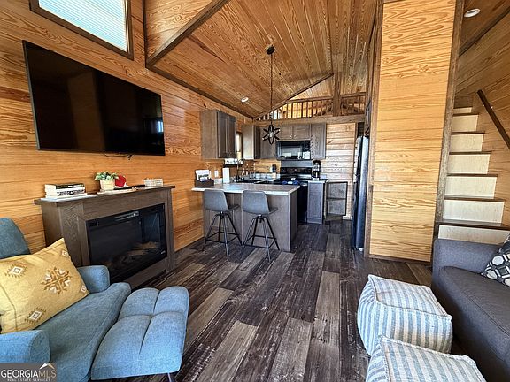 5th image of 449 Mountain Creek Rd #197
