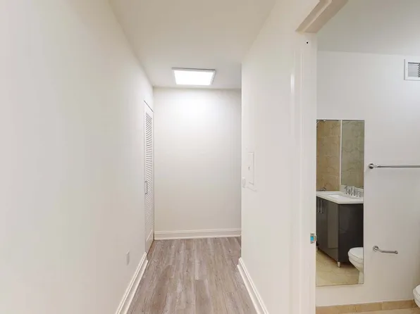 10 Hanover Square image 1 of 9