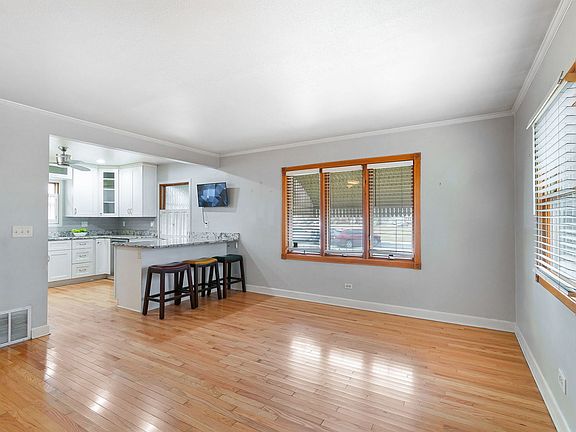 5th image of 4539 Clyde Ave