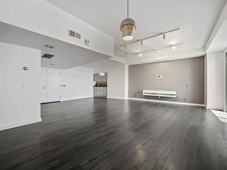 7250 Franklin Ave #1204 — Photo 5