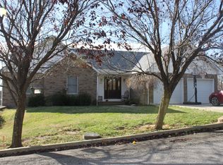 1838 Paradise Ln, Ashland, KY 41102