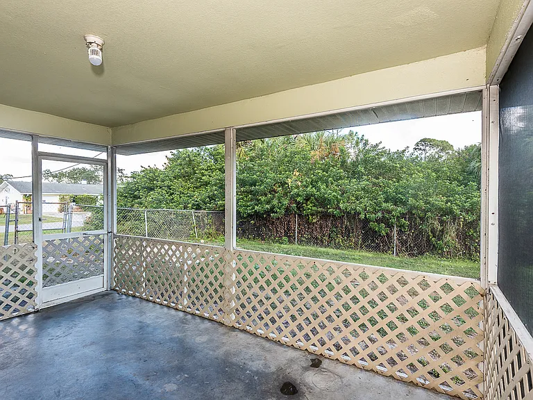 504 Vannell St — Photo 21