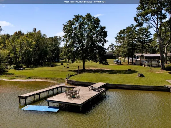 576 Pine Harbor Rd, Pell City, AL 35128