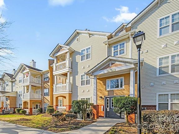2nd image of 16423 Golden River Ln