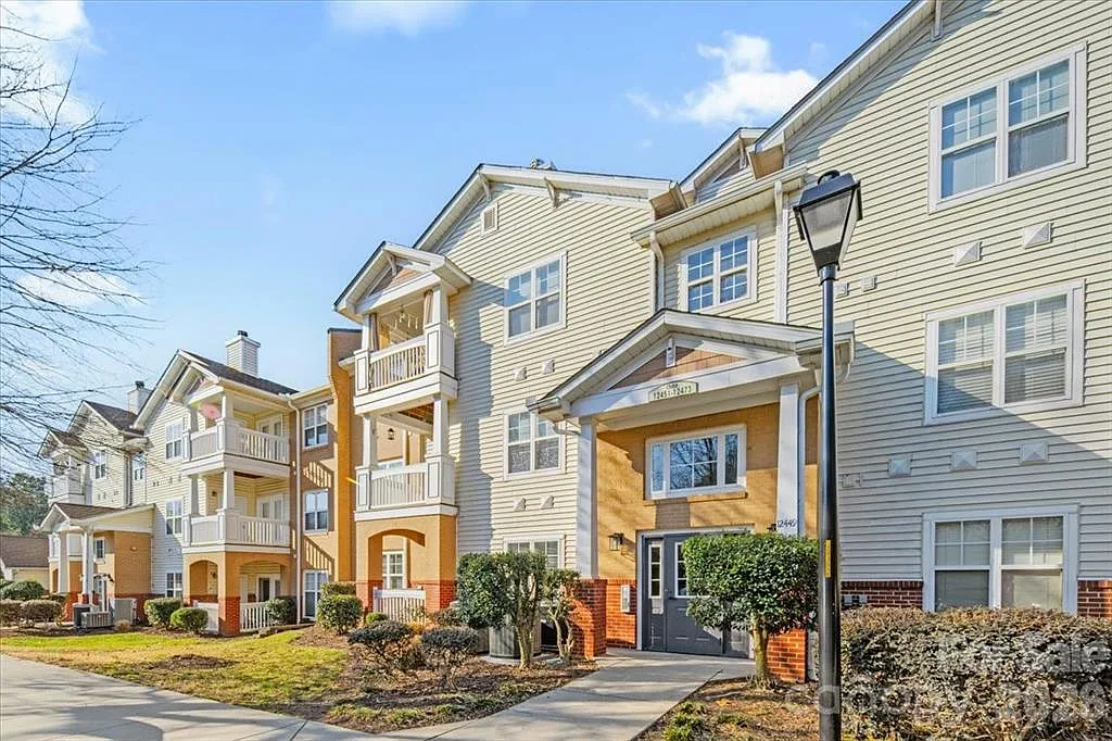 Building Photo - 16423 Golden River Ln