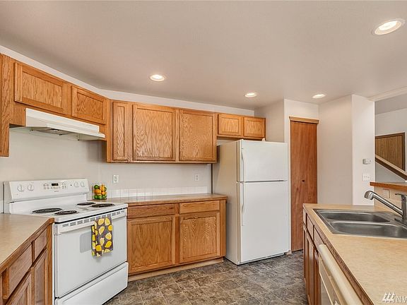5th image of 16701 127th Avenue Ct E