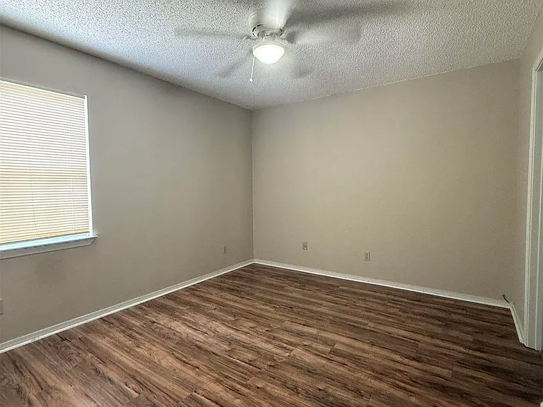 3004 Cedarwood Village Ln — Photo 23
