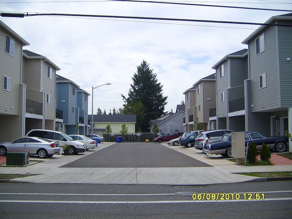 2nd image of 13434-13450 SE Division St