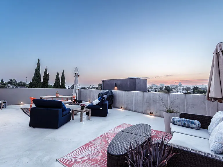 1264 Hyperion Ave — Photo 30