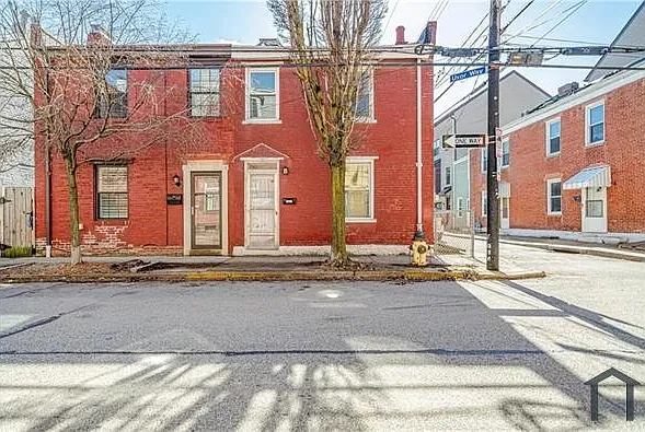 1312 Sarah St
