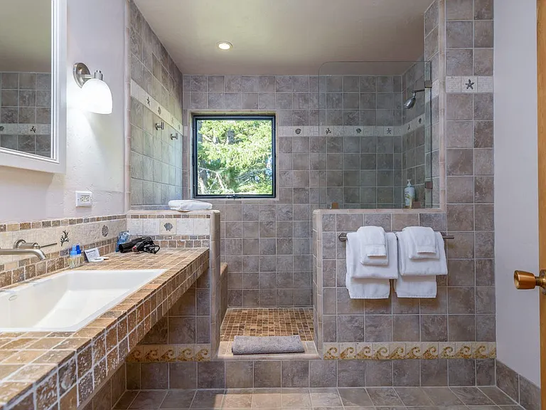 38051 Foothill Close — Photo 13