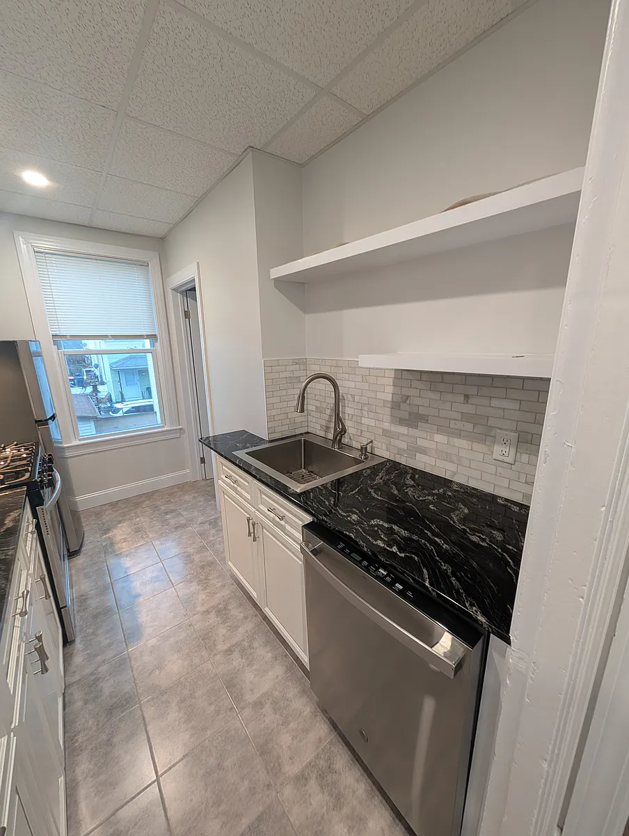 Kitchen - 287 Ashley Blvd #2