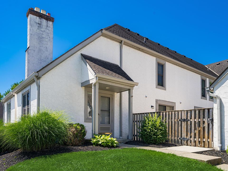 1st image of 305 Saint Andrews Dr