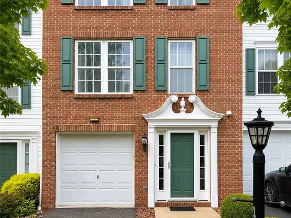 48 Links Dr, New Castle, PA 16101